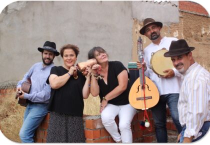 Virtual Traveling to Folk Music in Spain
